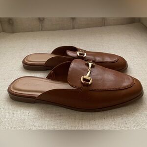 Brown mules